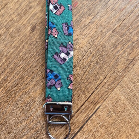 Crafty & Posh Green Bear Print Handmade Key Wristlet - Picture 3 of 3